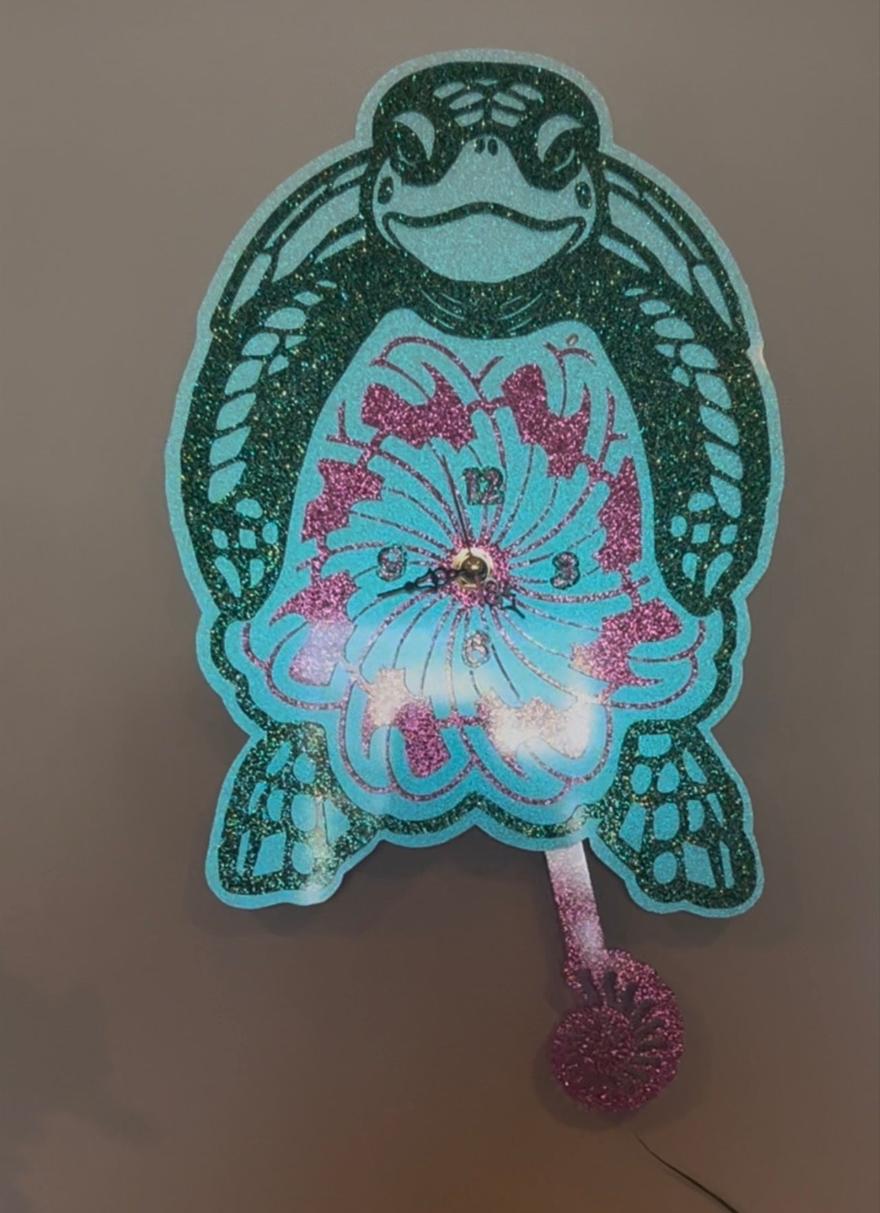 Sea Turtle Glitter Acrylic Clock